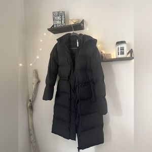 NWT Fabletics Long Black Puffer Jacket-Size: XS